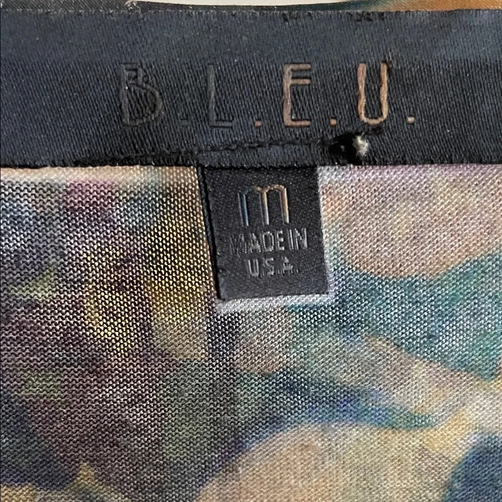 B.L.E.U.|Bohemian Floral Jeweled V-Neck Top|Medium|EUC - Picture 8 of 8